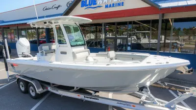 2027 Everglades 253 Center Console