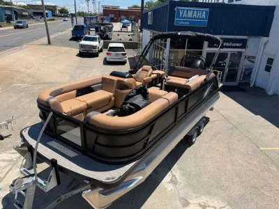 2027 Godfrey Sweetwater 2286 SFL Tritoon - Suzuki 200
