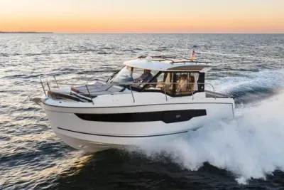 2027 Jeanneau NC 895 Series 2