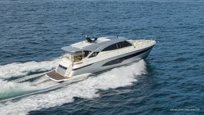 2027 Riviera 6200 Sport Yacht Platinum Edition