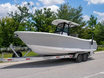 2027 Sea Hunt Gamefish 27 Coffin Box