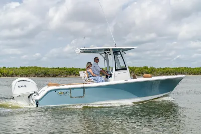 2027 Sea Hunt Ultra 235SE