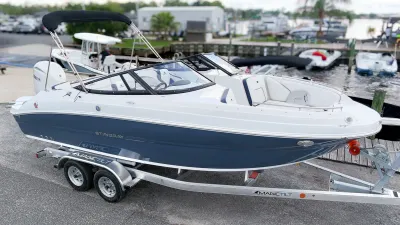2027 Stingray 211 DC