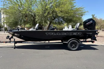 2027 Tracker Pro Team 175
