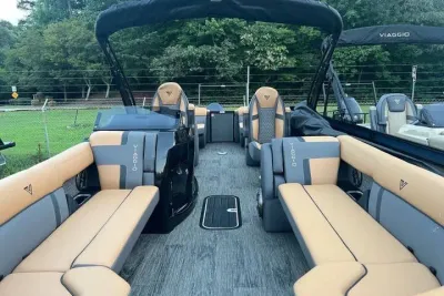 2027 Viaggio Lago Z-U 24