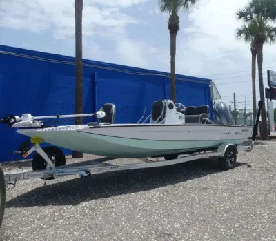 2027 Xpress H20B Bay