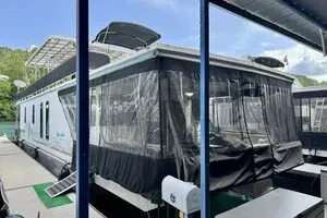 68' Aqua Chalet 1999