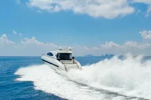 72' Mangusta 2001