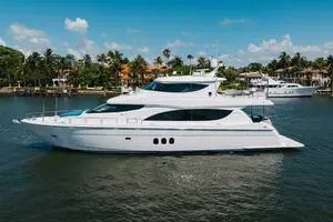 80' Hatteras 2014