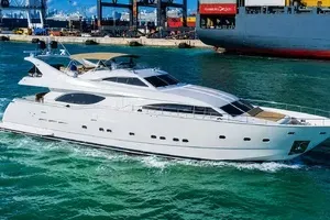 94' Ferretti Yachts 2000