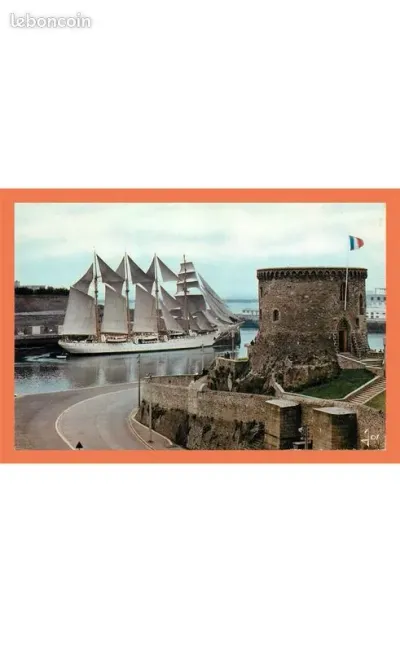 A471 / 655 29 - Brest Quatre Mats voilier chilien devant le Chateau