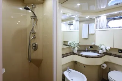 AB Yachts 80 2023