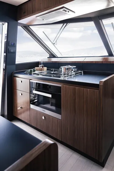 Aquila 44 Yacht 2016