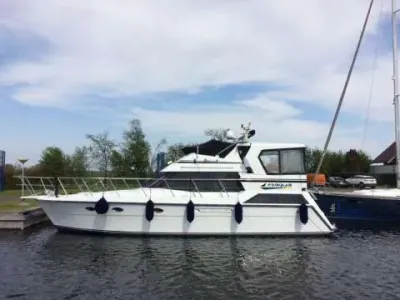 Astor 44