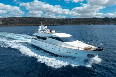 AXEBT | Luxury Motor Yacht for Sale | C&N