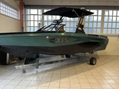 Axis A225 by Malibu