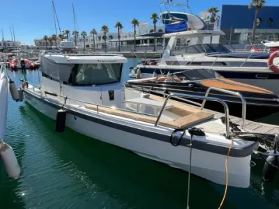 Axopar 28 Cabin