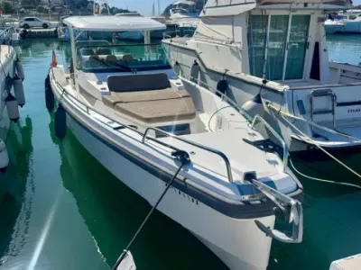 Axopar 37 T-Top