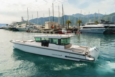 Axopar 37 XC Cross Cabin