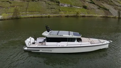 Axopar 37 XC Cross Cabin