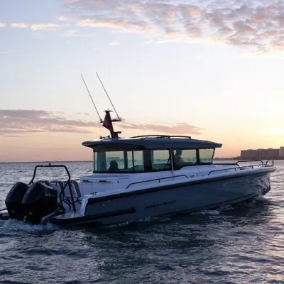 Axopar 37 XC Cross Cabin