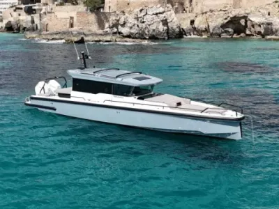 Axopar 37 XC Cross Cabin