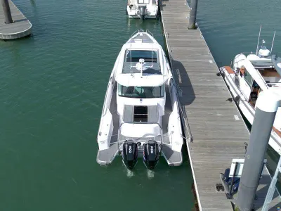 Axopar 37XC Cross Cabin