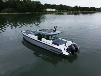 Axopar 37XC Cross Cabin