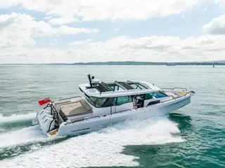 Axopar 45 XC Cross Cabin