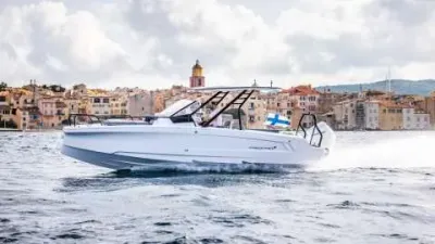 Axopar Yachts 25 Cross Bow