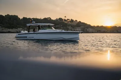 Axopar Yachts Axopar 38 Suntop