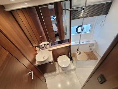 Azimut 72 2020