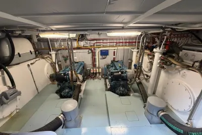 Azimut S8 2023