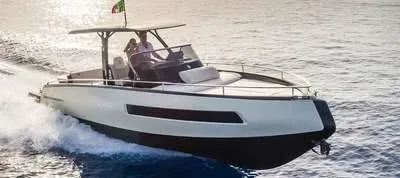 Bateau INVICTUS GT280 neuf Espagne