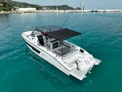 Bateau SAVER 330 WA neuf Italie