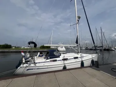 Bavaria 33 cruiser