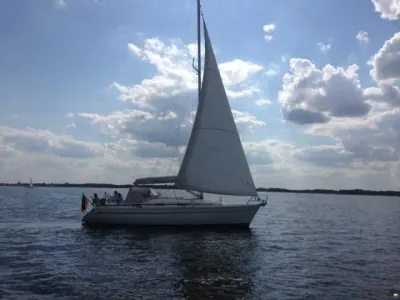 Bavaria 37