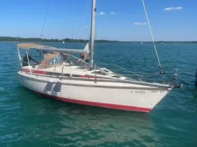 Bavaria 890