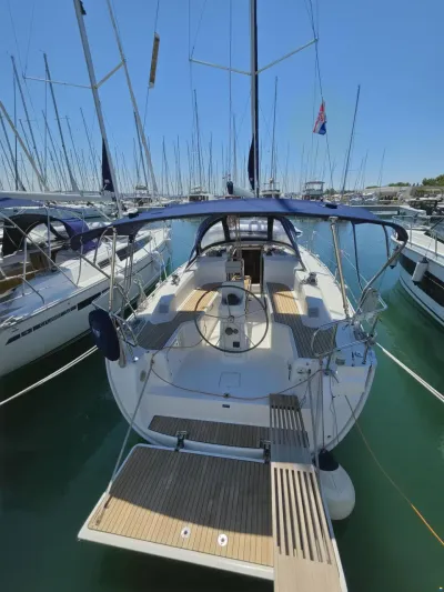 Bavaria CRUISER 33