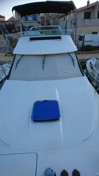 Bayliner 3258 Avanti Cruiser
