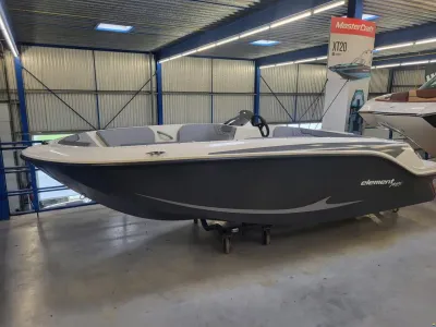 Bayliner Element M15