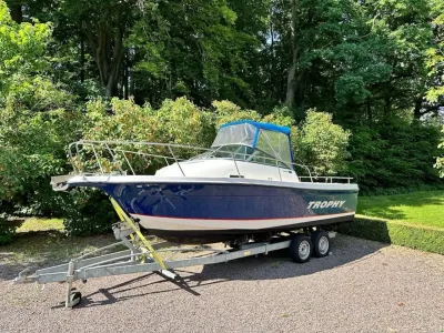 Bayliner Trophy