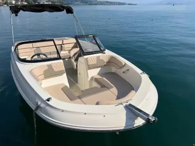 Bayliner VR5