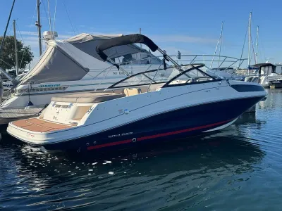 Bayliner VR5 2017 Yacht Boat