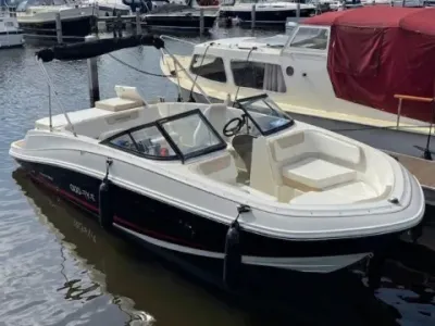 Bayliner VR5