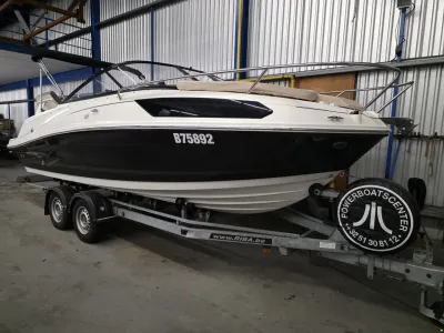Bayliner VR5 cuddy