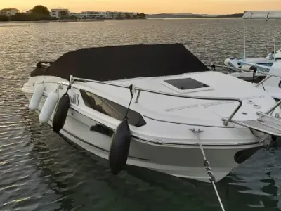 Bayliner VR5 Cuddy