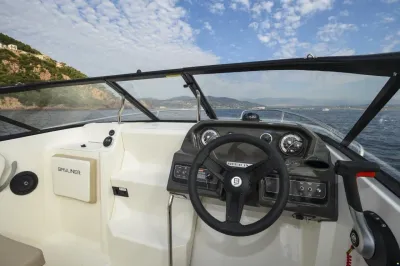 Bayliner VR5 CUDDY