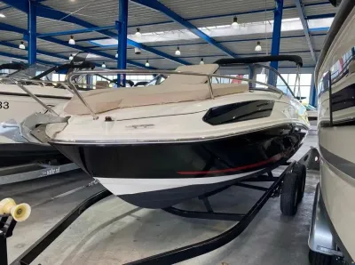 Bayliner VR5 Cuddy