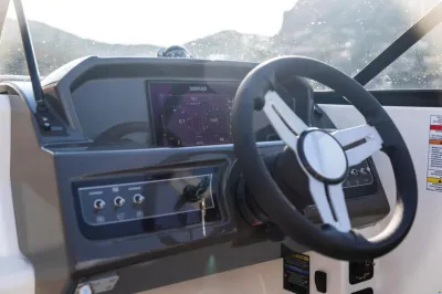 Bayliner VR6 CUDDY OB